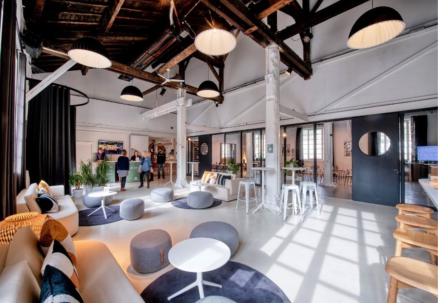 Location Salle Pour Lumineuse Pour L'accueil De Clientèle à L'Embarcadère Lyon
